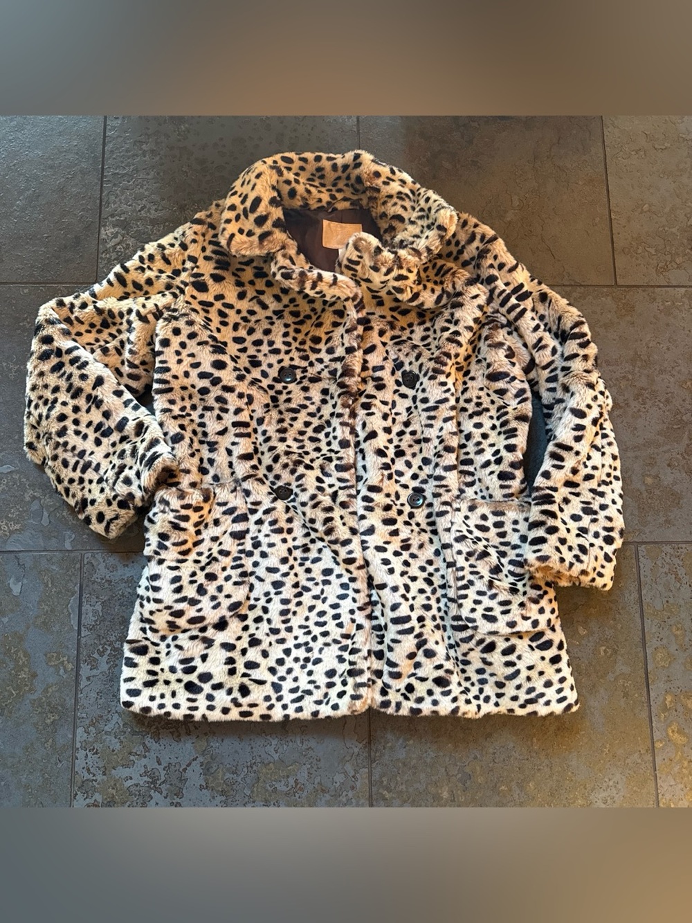 Faux fur cheetah jacket with big front pockets size large